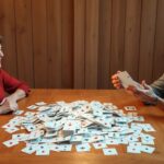 ¿Qué significa soñar con jugar a las cartas?