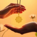 Amuleto de Svástica: significado y usos (Swastika charm)