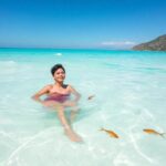 ¿Qué significa soñar con nadar en aguas cristalinas?
